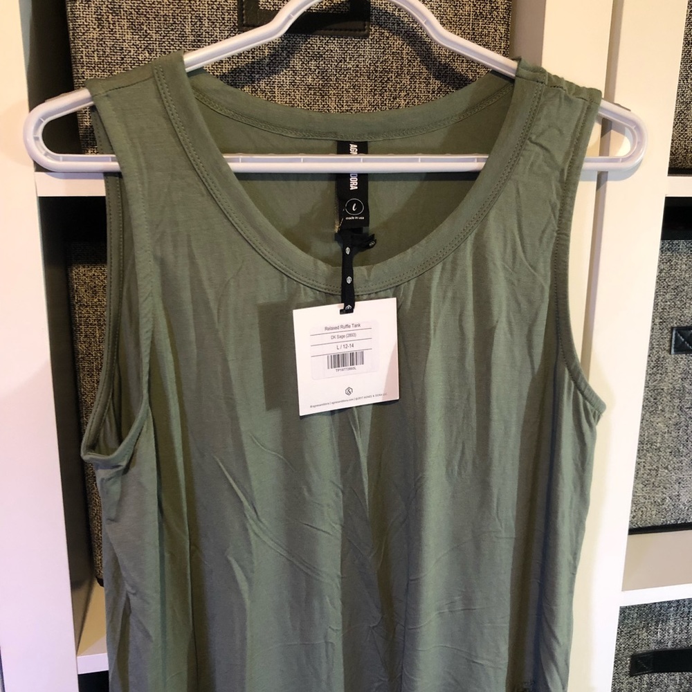 Agnes & Dora Relaxed Ruffle Tank Large - Picture 3 of 5
